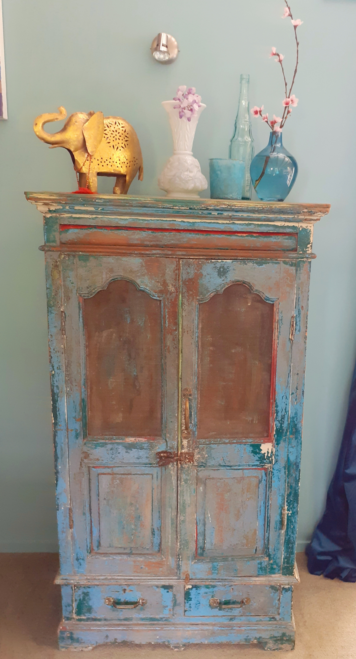 Photo of property: Books and magazines are available for reading 