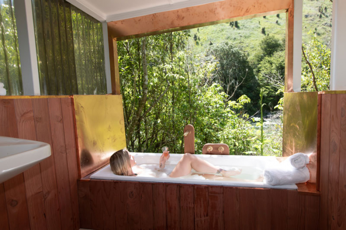 Photo of property: The bus has a bath and shower, which is open and overlooks the Rangitikei River