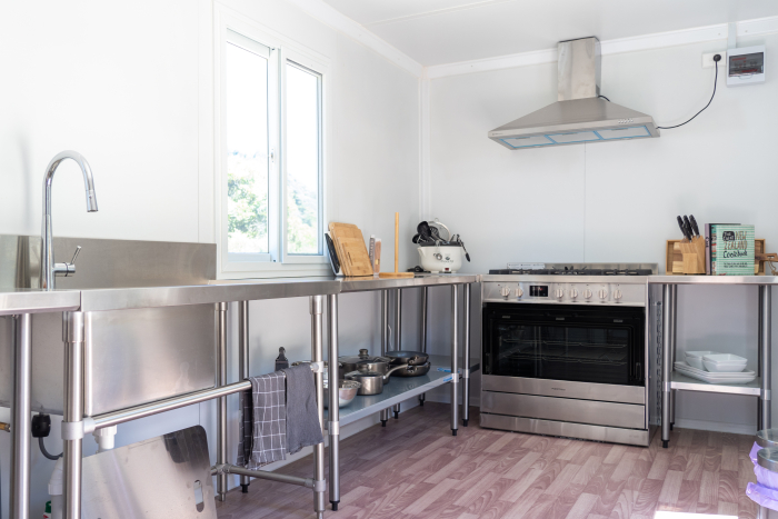 Photo of property: Full kitchen