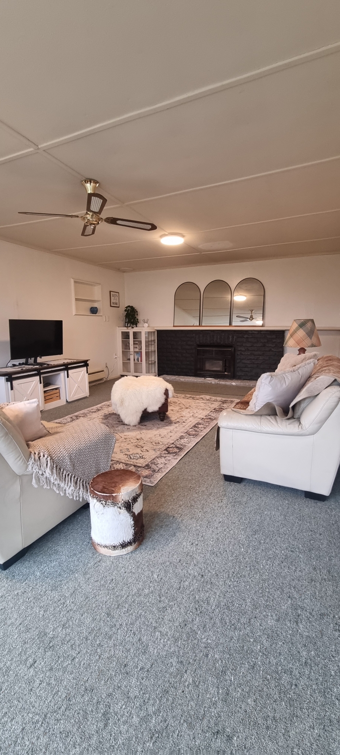 Photo of property: Lounge