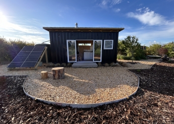 Tiny container cabin