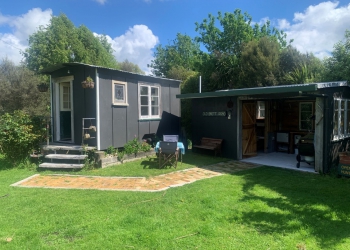 Loading Property Photo